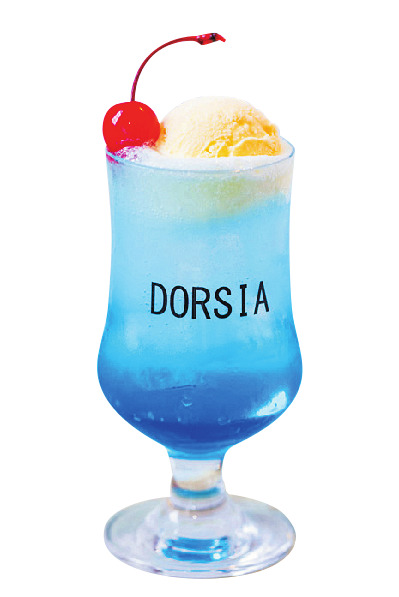 青いクリームソーダ　600円