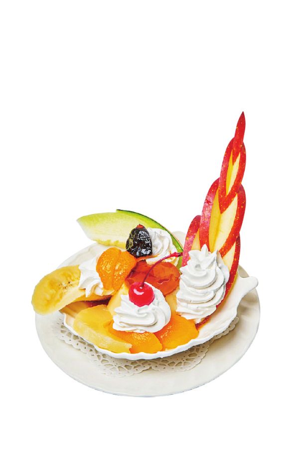 プリンアラモード　950円