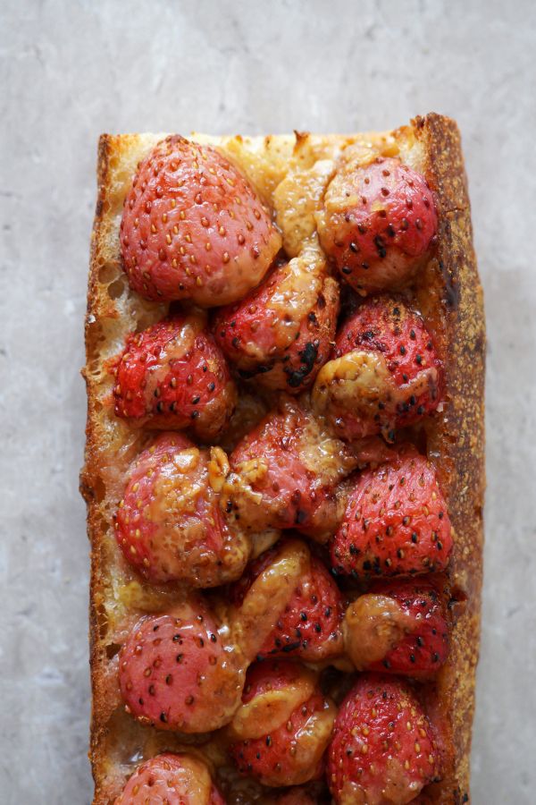 小粒いちごとbocchiさんピーナッツペーストのタルティーヌ 460円