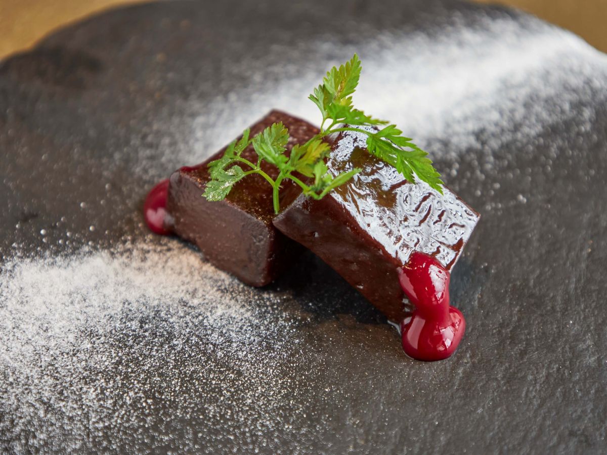 「自家製生ガトーショコラ」※コース料理の一品