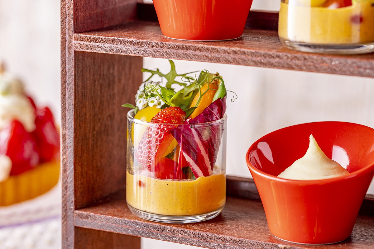 （左から）「ベジタブルクリュディテ、トリュフマッシュポテト