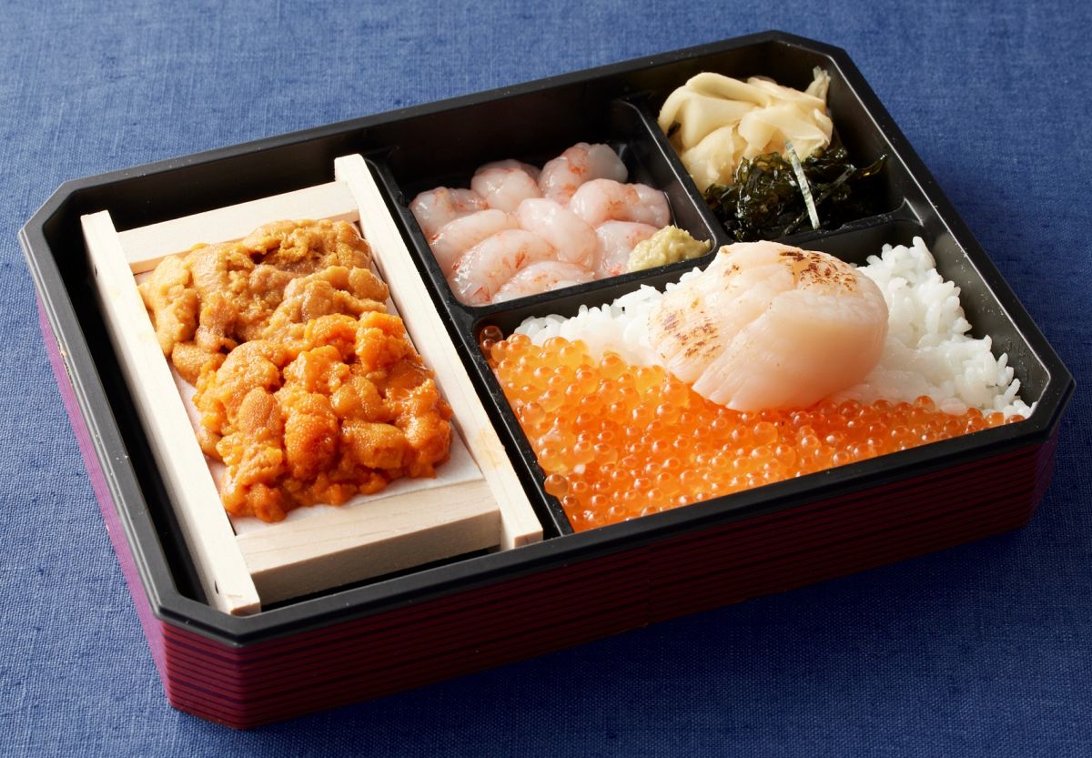 道産ムラサキ&バフン板うに食べ比べ弁当/うに専門店 世壱屋(余市町)4968円(1折) (各日販売予定20点)
