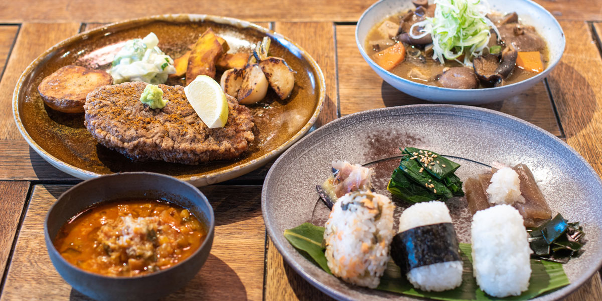 【軽井沢】本店は予約3年待ち！2022年7月オープンの「MADRE(マードレ)」で“アマゾンの料理人”の味を気軽に楽しむ