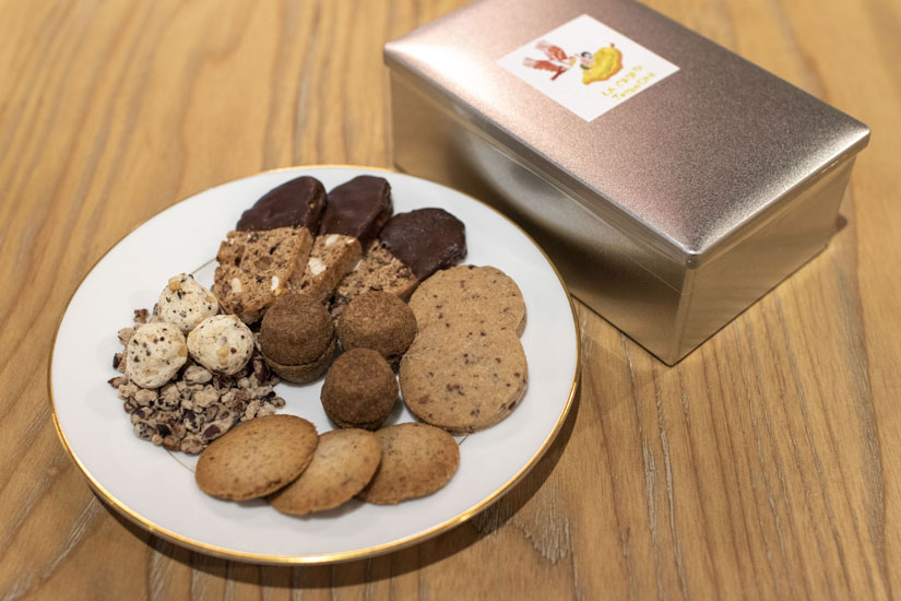 シェフが縄文時代に想いを馳せて作ったというカカオのクッキー6種入り「アマゾンカンカン」3348円