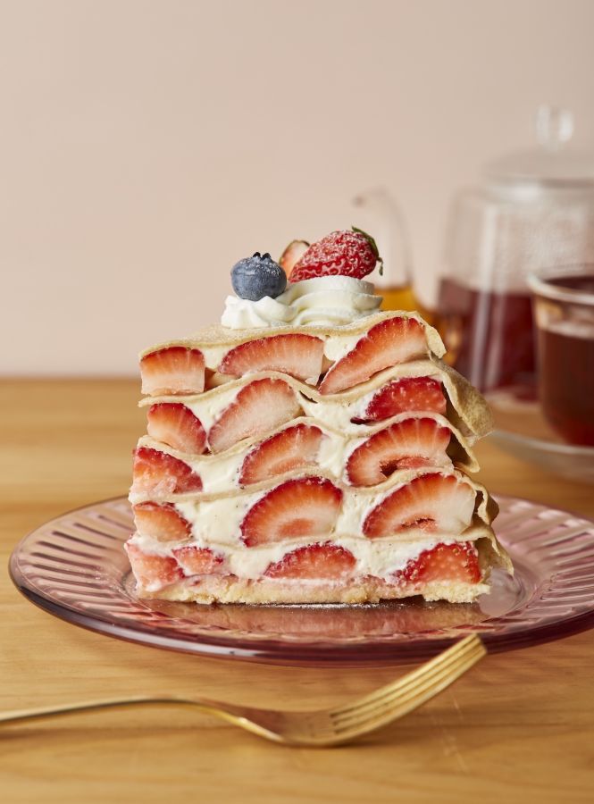 「苺のミルクレープ」2013円（お茶付き）