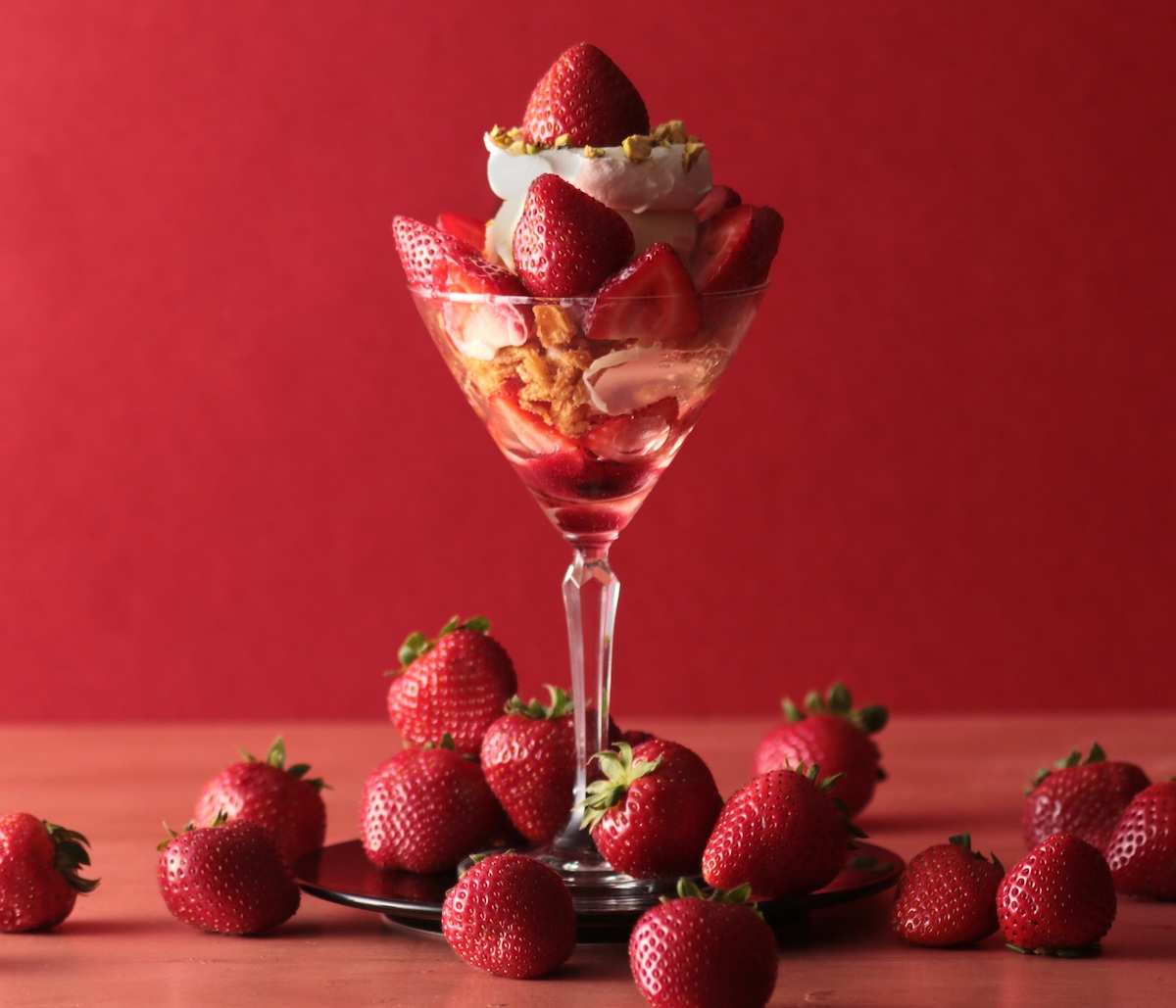 「贅沢あまおうのパフェ -濃厚バニラアイスクリームと自家製マスカルポーネクリーム-」1738円