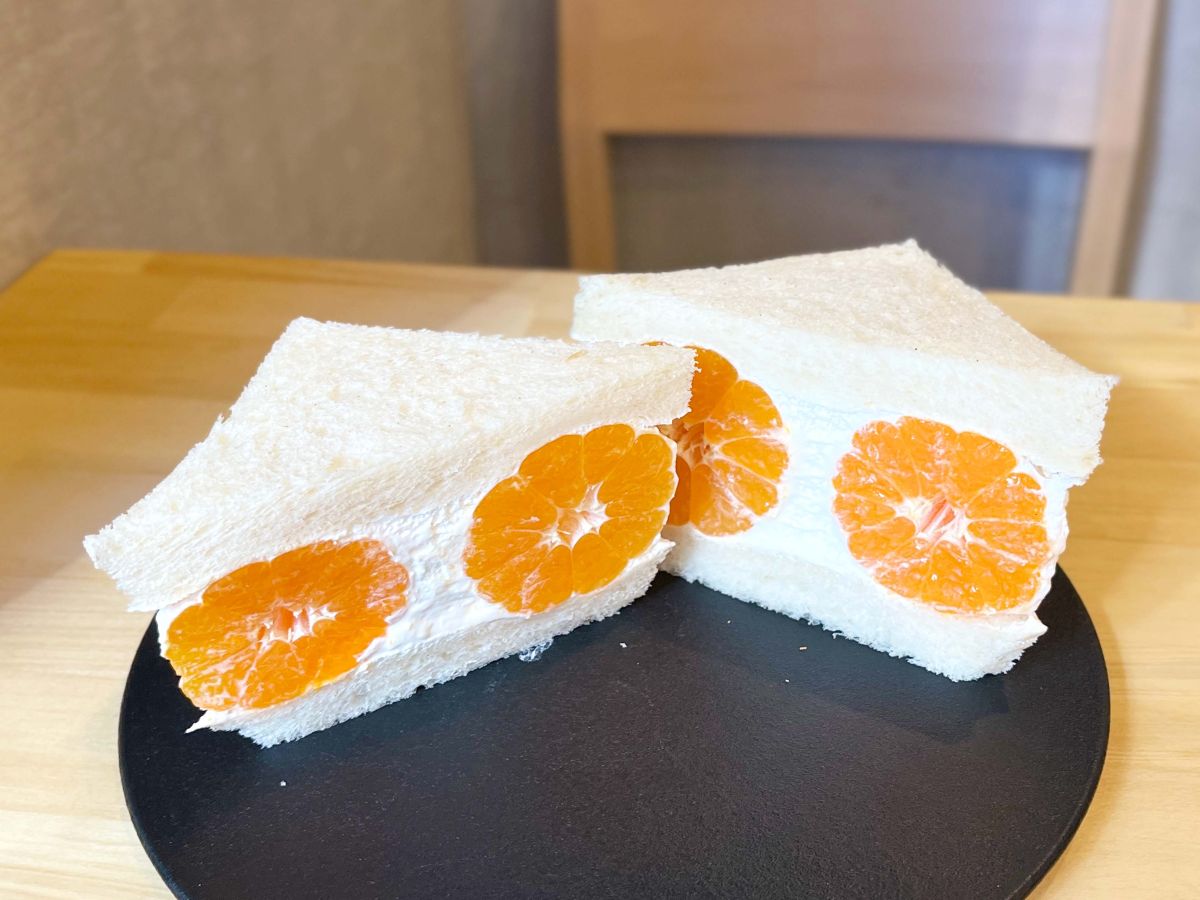 淡路島みかんサンド850円 