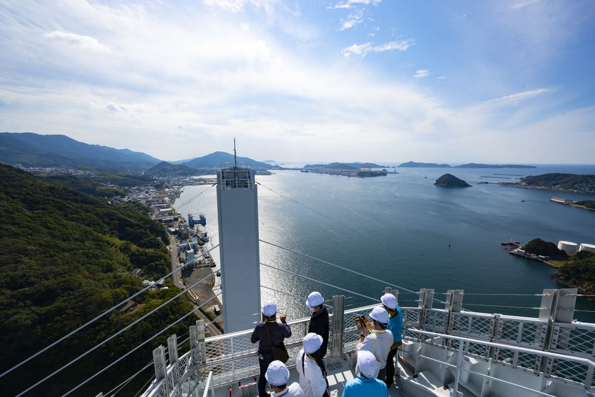 【長崎県】女神大橋の“頂上”に登る貴重な「てっぺんツアー」で、175mからの絶景大パノラマに感動／体験レポート