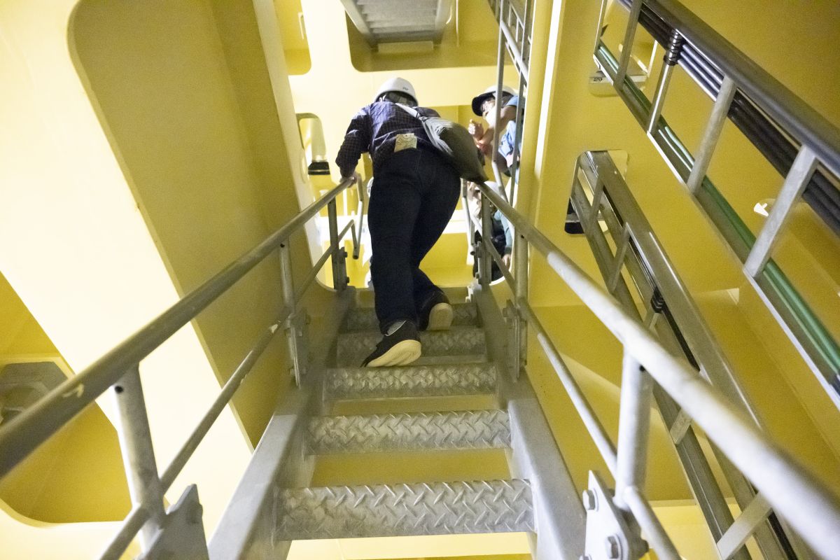 うう……かなりの急斜……