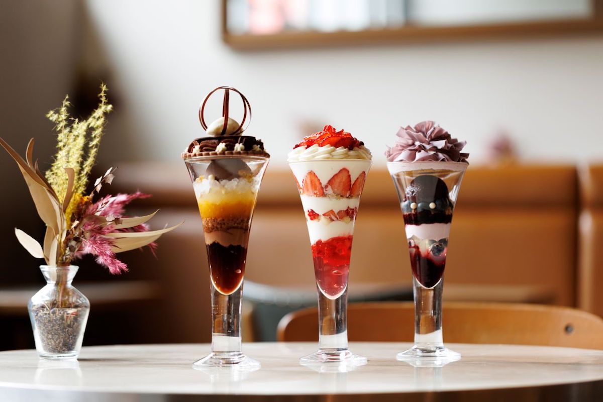 花束をイメージしたバレンタイン＆ホワイトデー限定パフェが「SALON BAKE & TEA」に期間限定で登場！