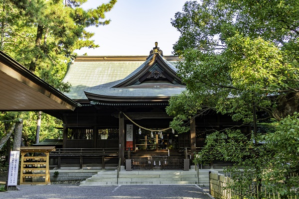 地元では「八幡さま」とよばれ親しまれる