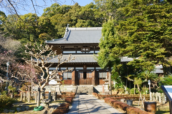 天保13年(1842)に再建された仏殿