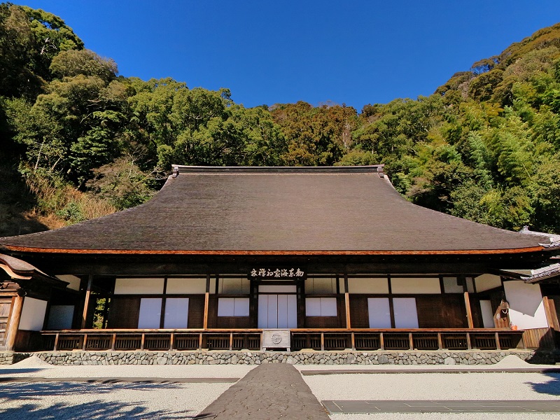 天保13年(1842)に再建された仏殿