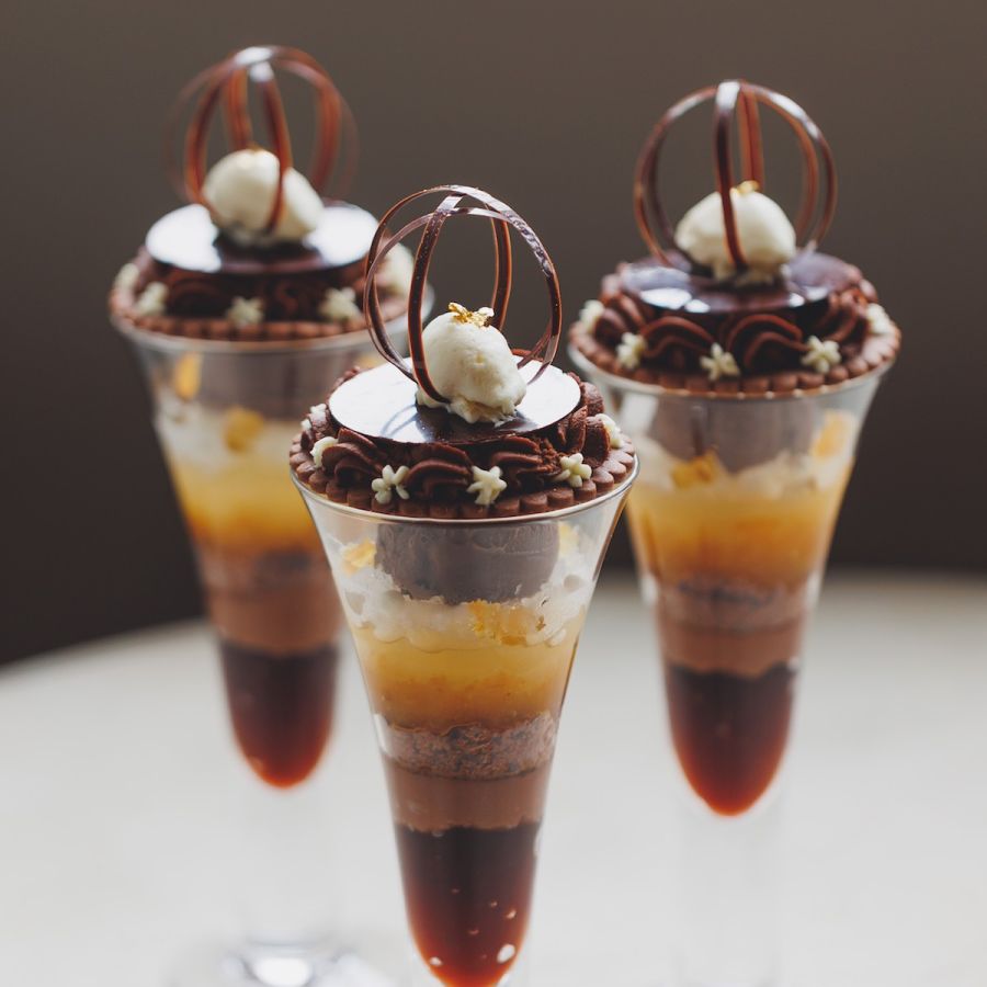 「Parfait d'Opéra Yuzu 〜柚子のオペラパフェ〜」Parfait 2300円、Drink Set 2850円、Takeout 1400円