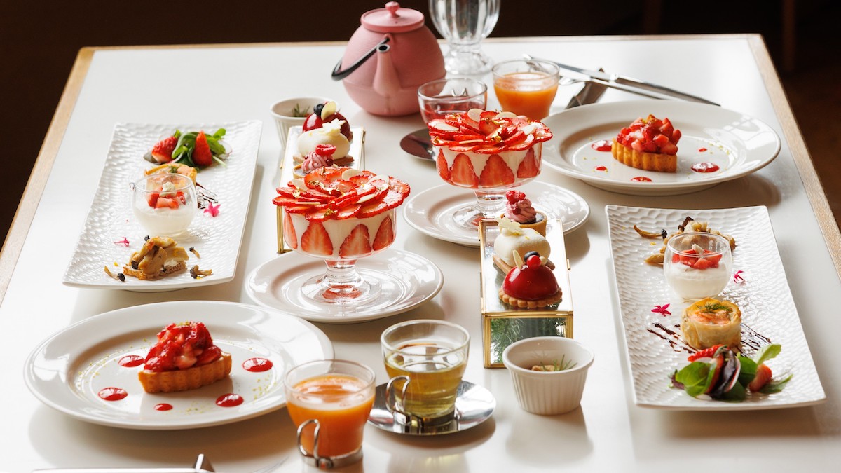 平日限定「アフタヌーンティコース」4500円（1名）