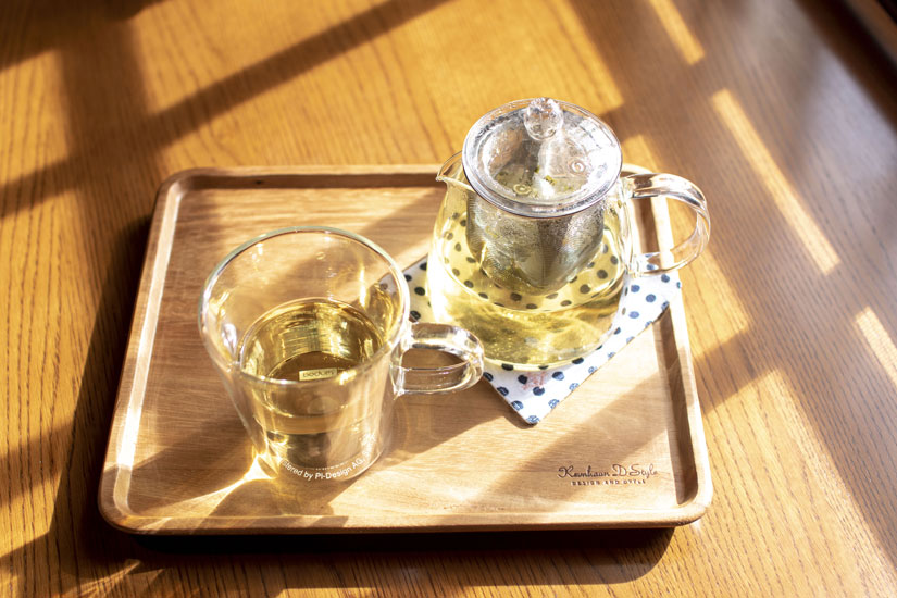 ｢レティファームのハーブティー｣600円。お湯の追加は無料でできる