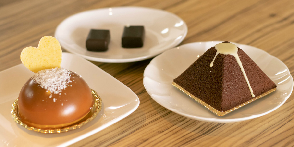 大阪・京町堀で“小さな富士山”と大人気!「レ・プティット・パピヨット」の絶品チョコケーキ