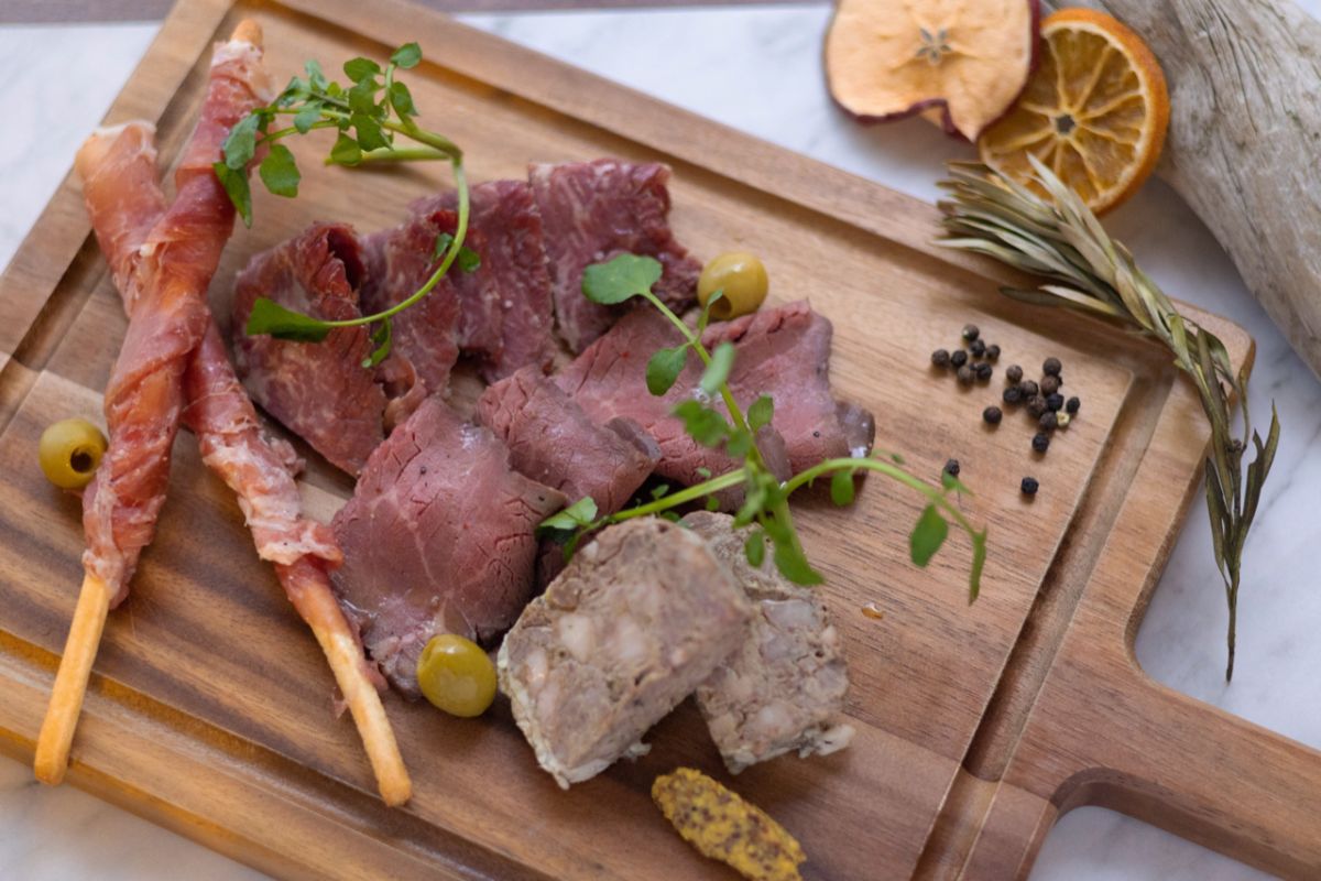 シャルキュトリー盛合せ 1680円