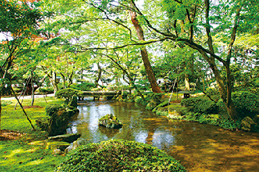金沢の広大な日本庭園・兼六園はこう回る！季節ごとの楽しみ方