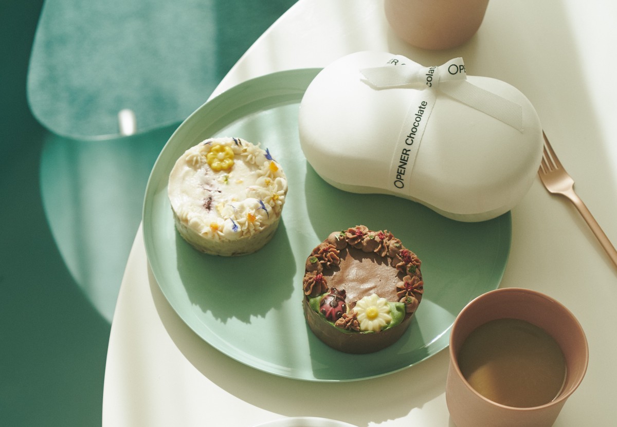 「かろやかヴィーガンクリームケーキ」（2個入）3541円／オープナー チョコレート※伊勢丹新宿店限定