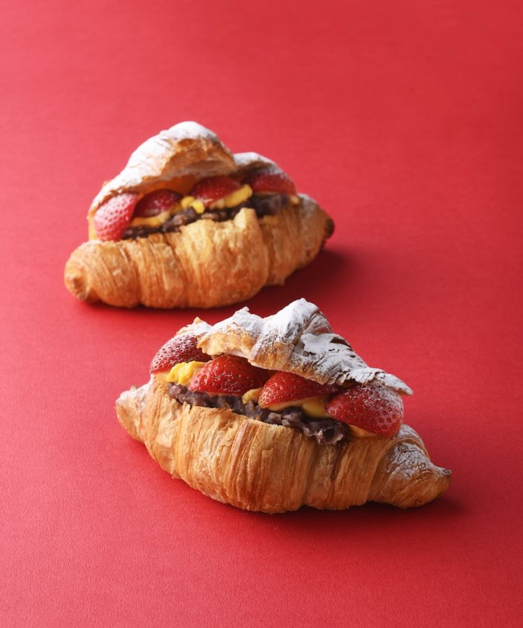 「苺とあんのクロワッサン・ア・ラ・クレーム」594円／ティエリー マルクス ラ ブーランジェリー※2月8日(水)～14日(火)