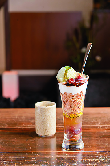 和風パフェあまがさね（日本 茶付き）1100円