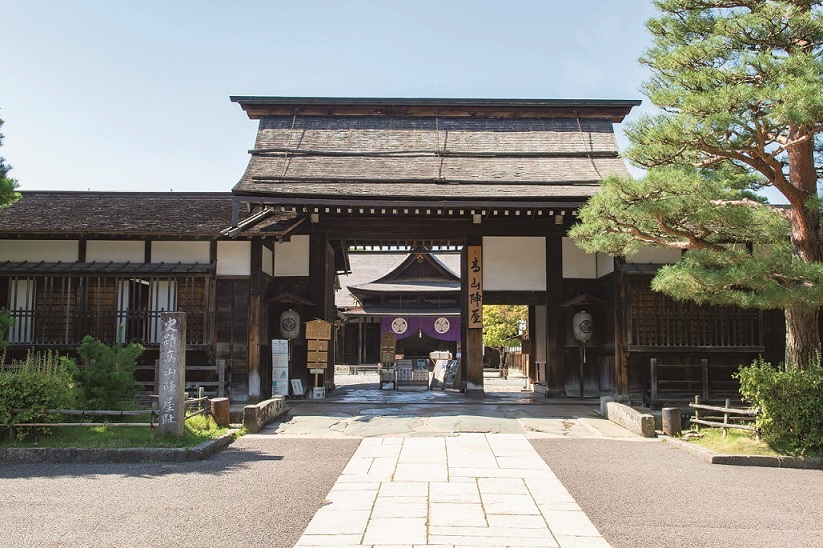 天保3年（1832）に建てられた表門