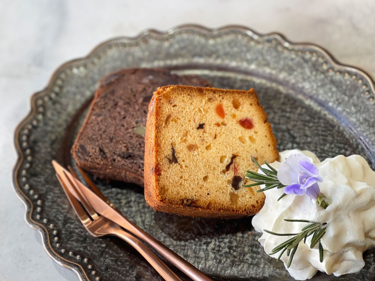 「パウンドケーキ（左から）ショコラ、フルーツ」 各450円
