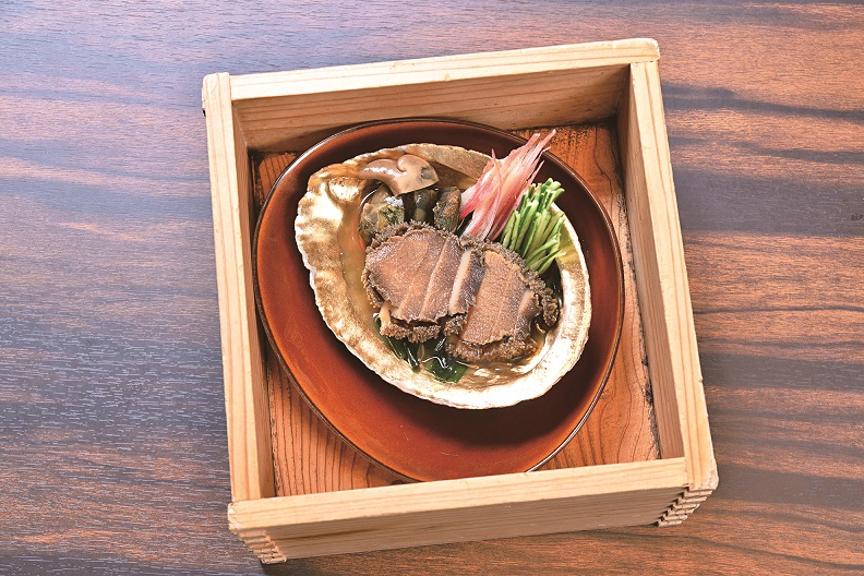 「甲州名産あわび 、煮貝」1980円