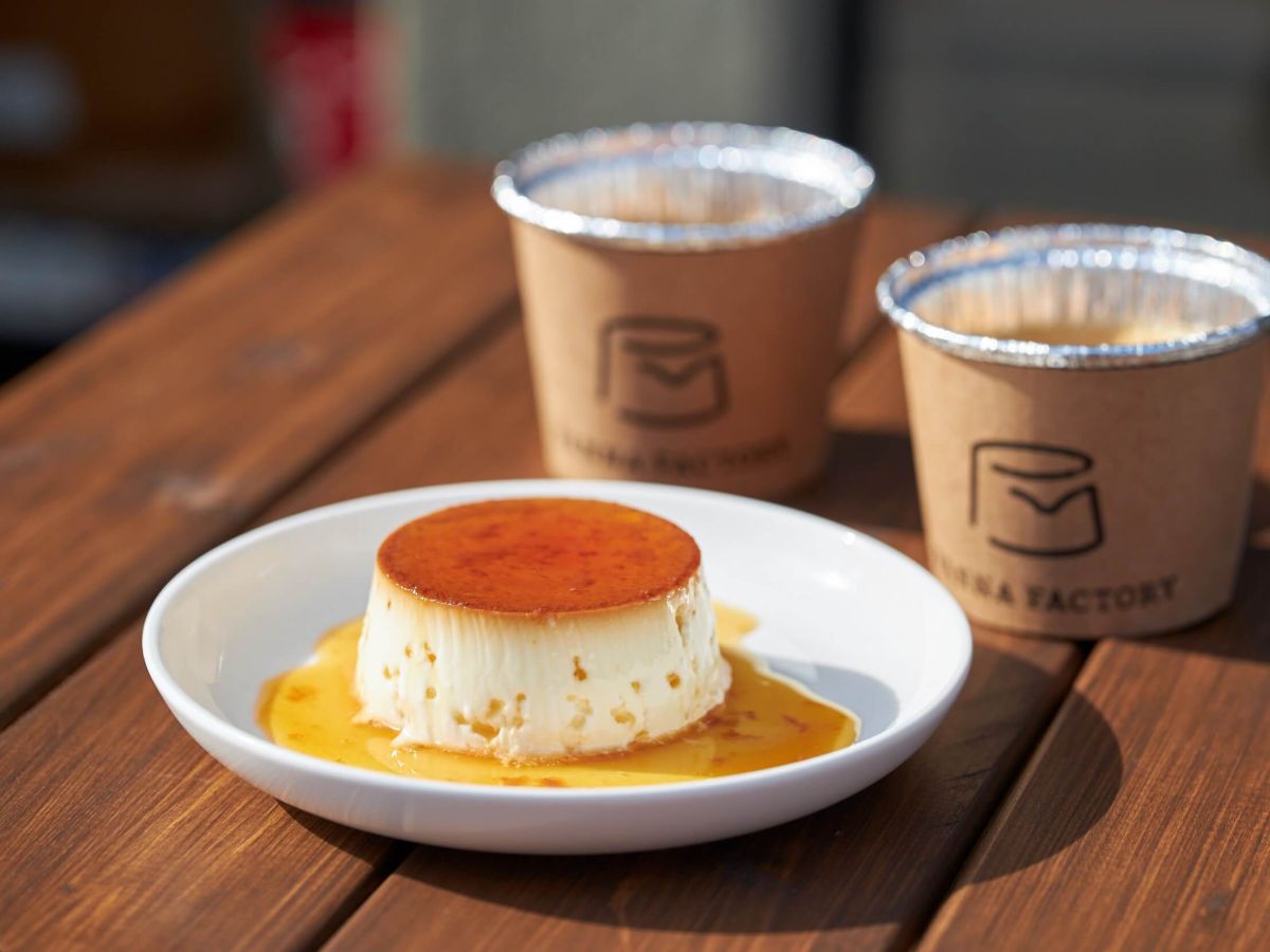 「焼きパンナコッタ マイルドカラメル」各500円 ※店先で食べる際はカップのまま提供されます