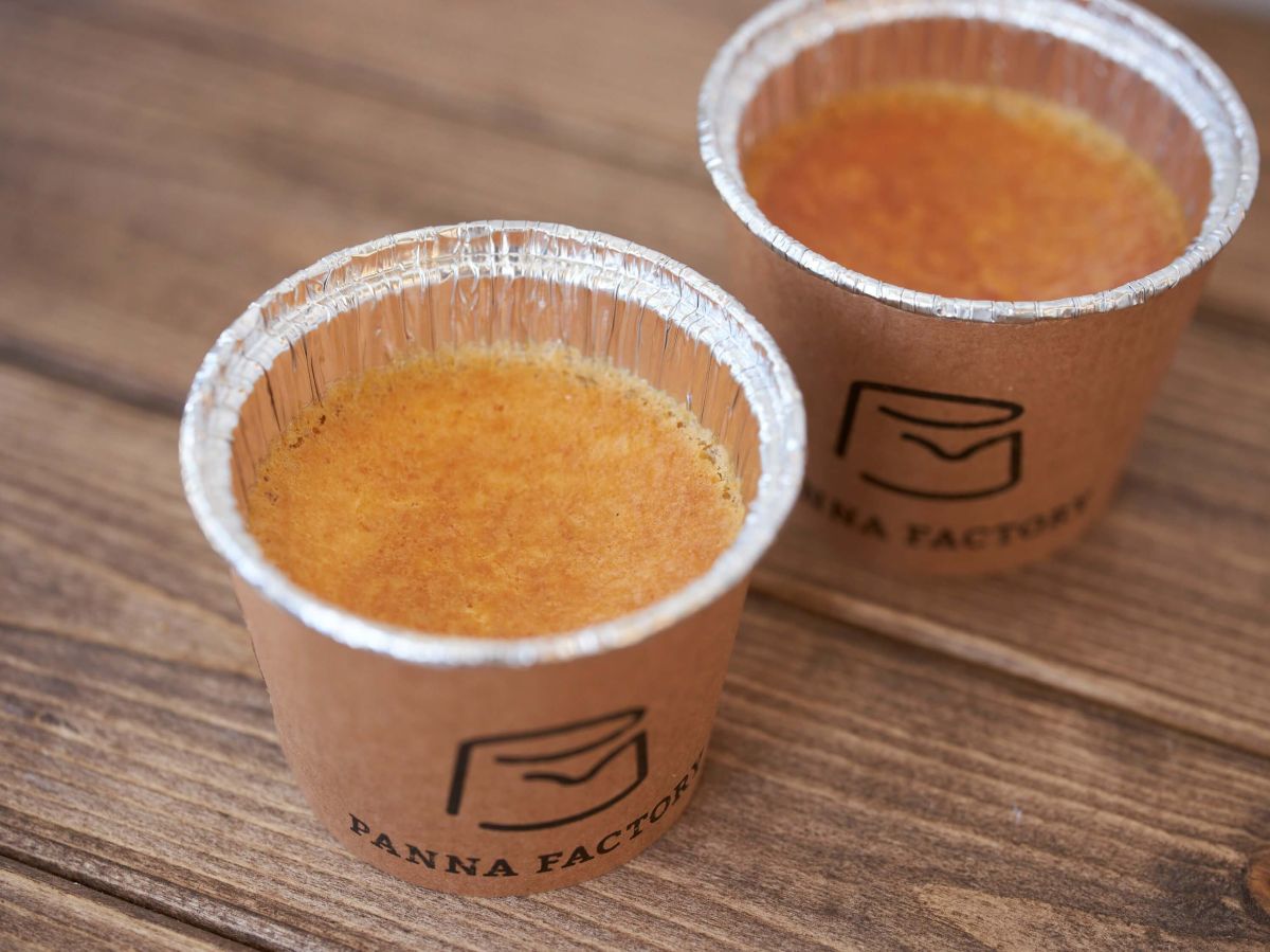 「焼きパンナコッタ ビターカラメル」各500円