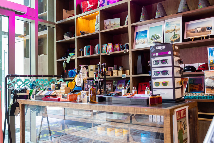 入り口横にはハイセンスな雑貨の販売コーナーも