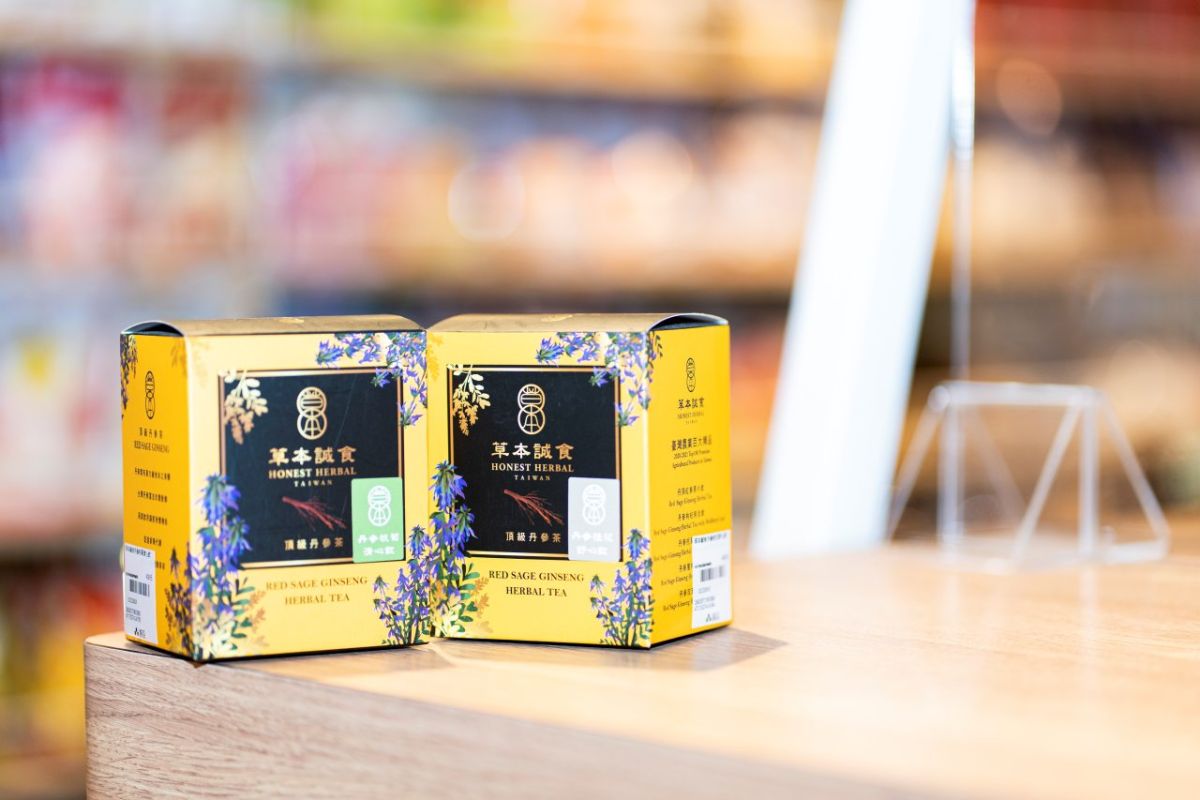 (左) 丹參杭菊清心飲、(右) 丹參桂花舒心飲 各NT$420(8入)