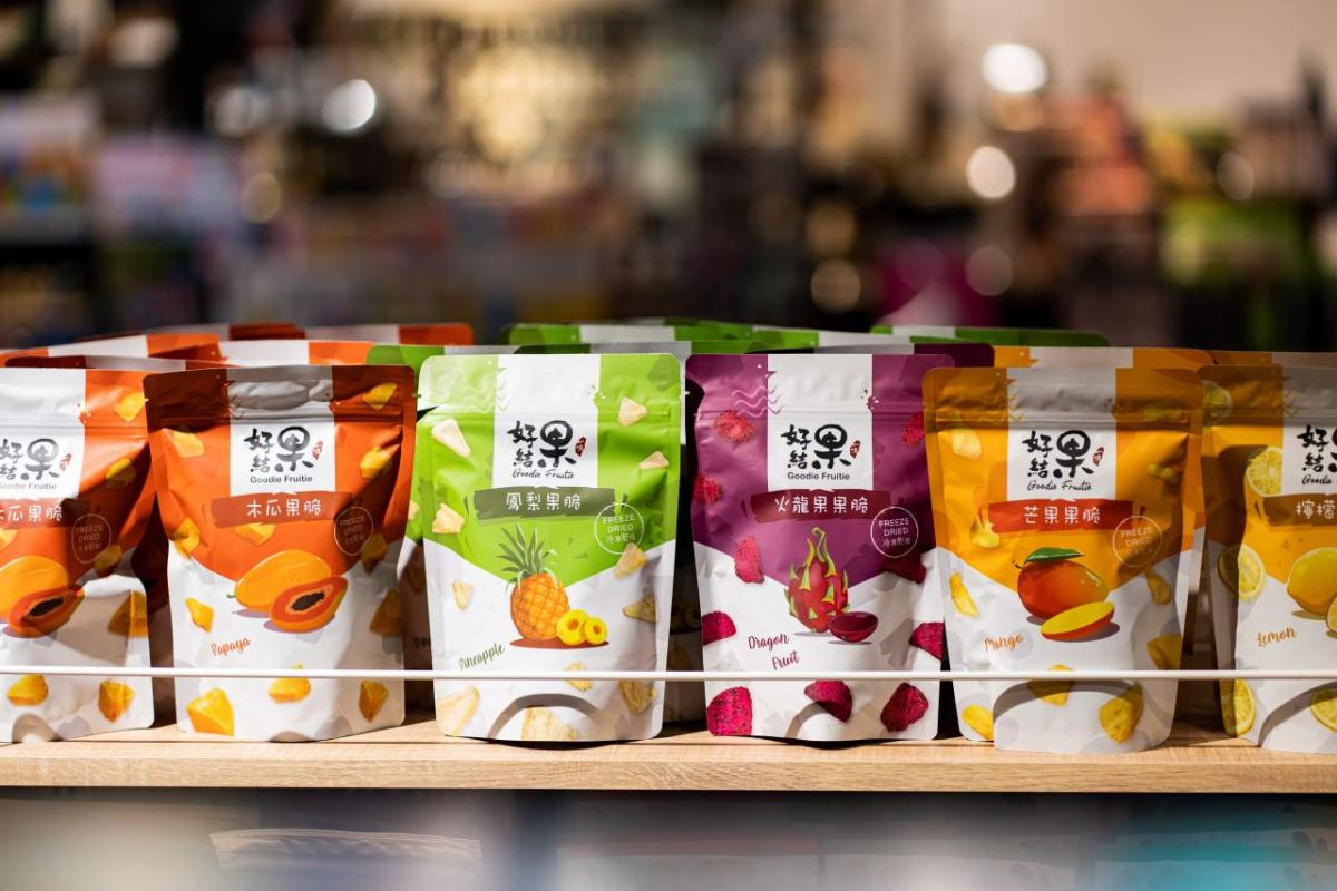 (左から)木瓜果脆、鳳梨果脆、火龍果果脆、芒果果脆、各NT$280