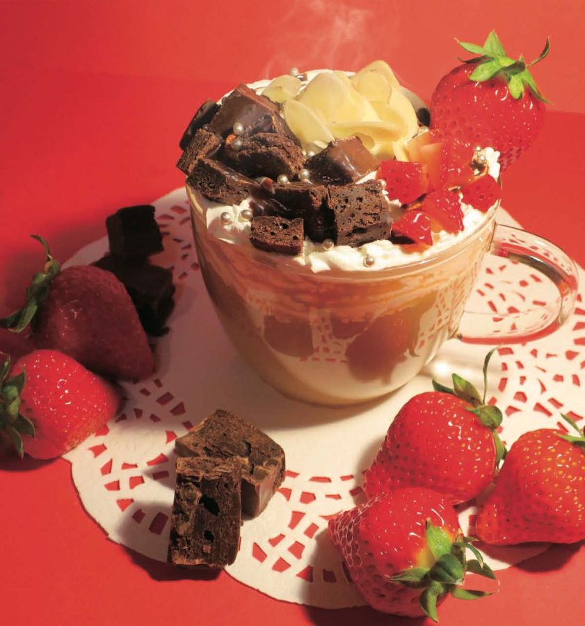 STRAWBERRY CAFE LECKER「贅沢苺のホットブラウニーショコラ(とちあいか)」800円