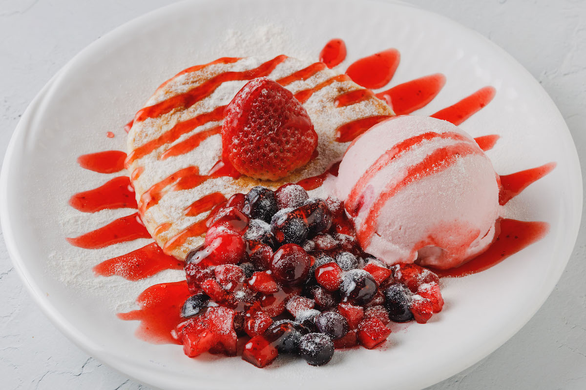 NENE CHICKEN&JIJIMI GO「トリプルべリーホットク」1000円（赤レンガ倉庫限定）