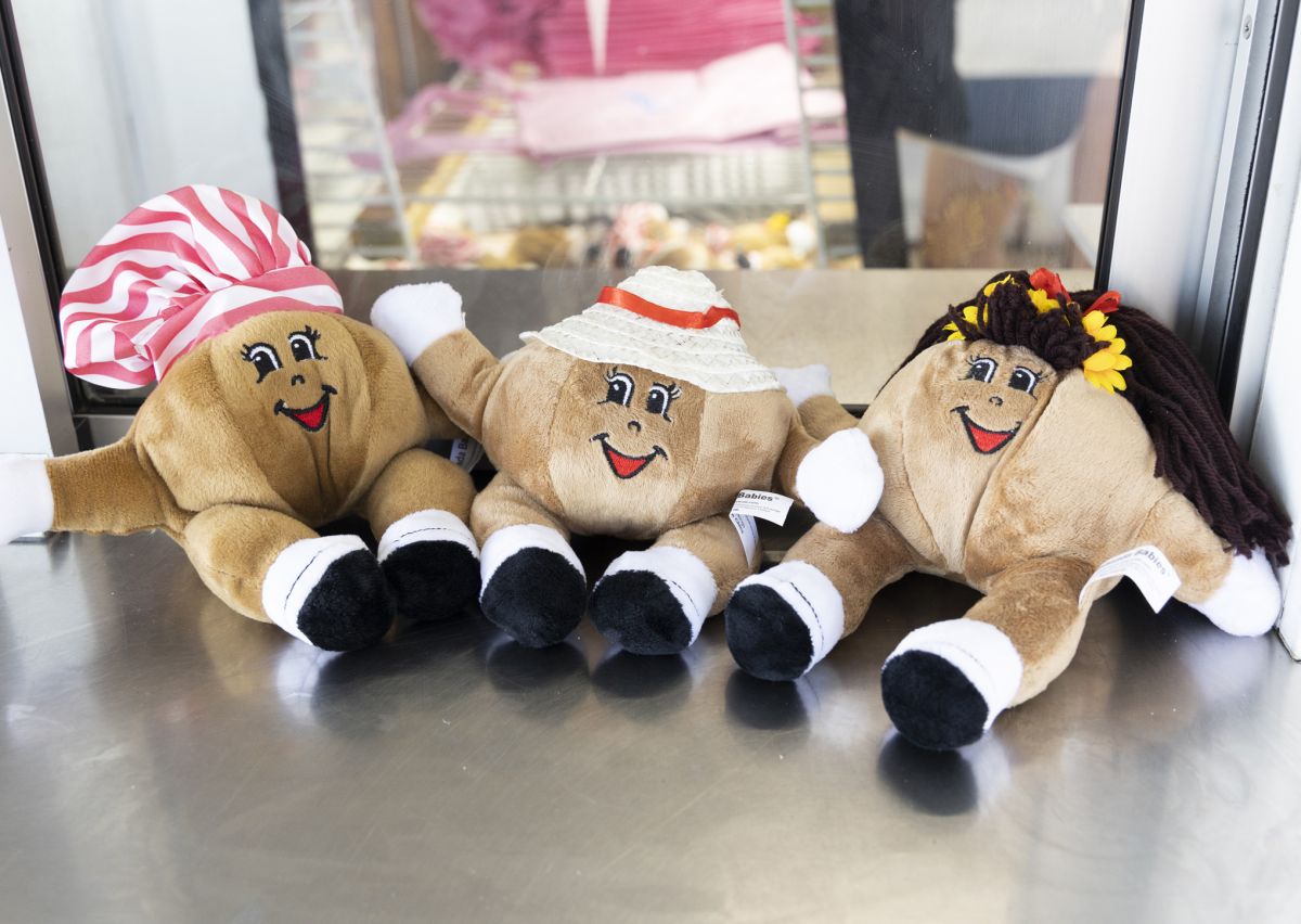 マラサダベイビー　レナーズ　ぬいぐるみ ハワイのマラサダ店レナーズのグッズが登場
