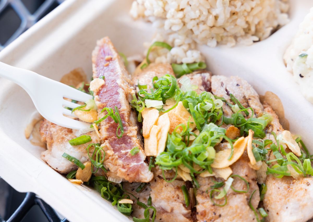 「ガーリック・アヒステーキ」$22