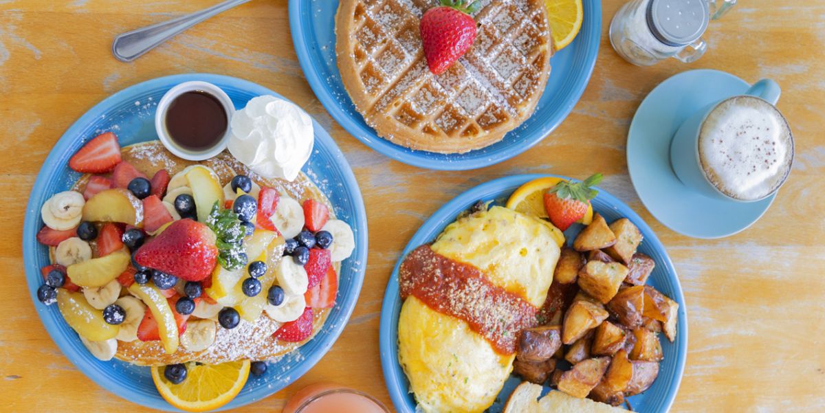 ハワイのロコにも大人気！味もコスパも抜群の「カフェカイラ」でフルーツ盛り盛りのパンケーキを堪能