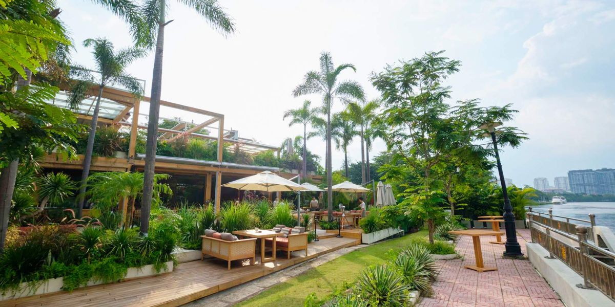 【ベトナム・ホーチミン】サイゴン川を臨む都会のオアシス！ 薪オーブンで調理した絶品アジア料理を