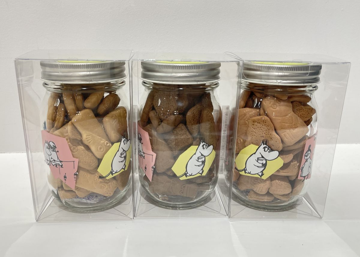 「MOOMIN SHOP GINZA ボトル」（左から）ミルク味、ココア味、ミックスベリー味  各1296円