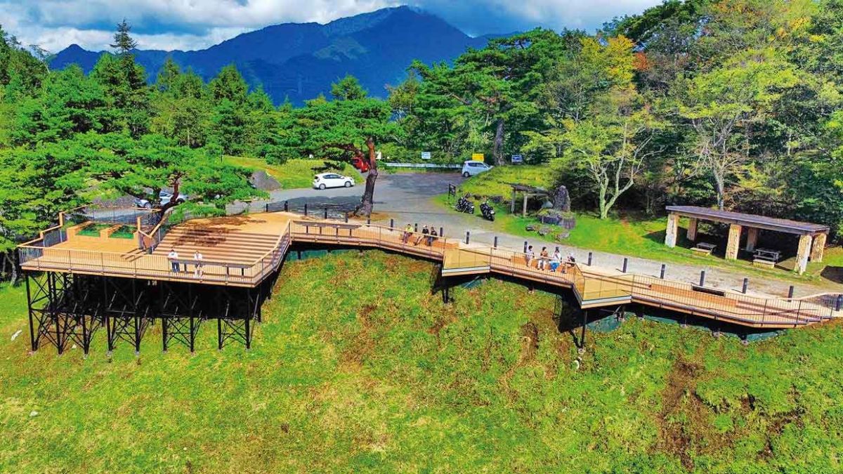 二十曲峠展望テラス SORA no IRO