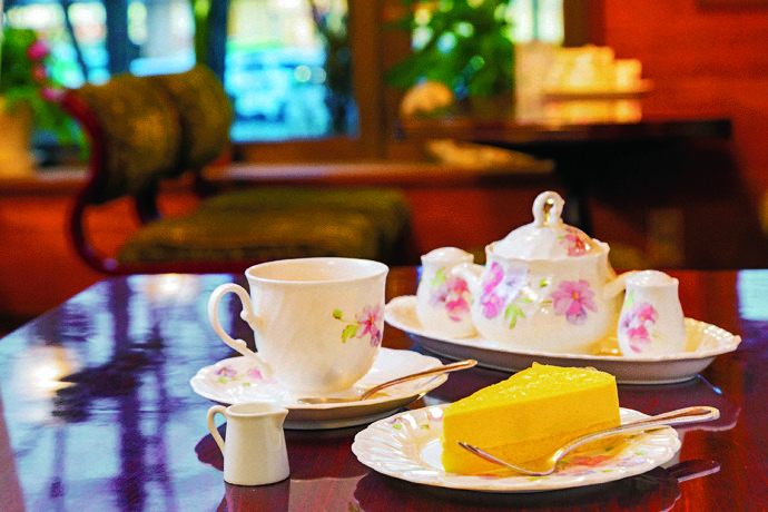 「エスプレッソコーヒー」730円「レモンムースケーキ」480円