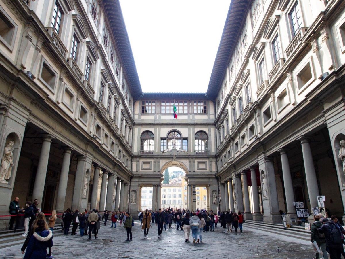 フィレンツェ観光で外せない「ウッフィッツィ美術館」