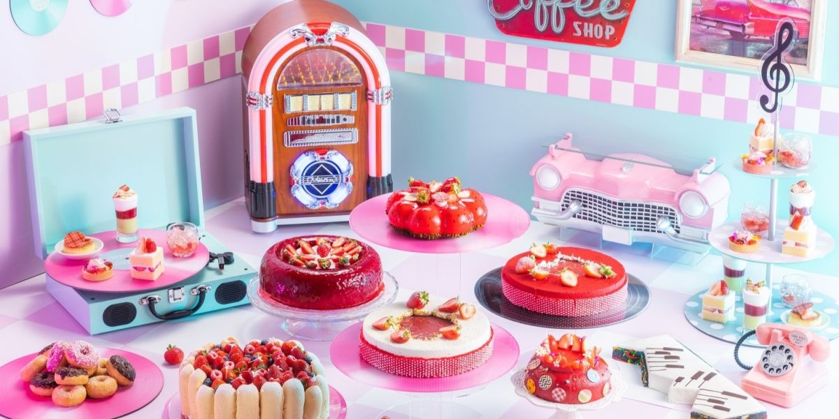 ヒルトン大阪　レトロでかわいい「ストロベリースイーツビュッフェ　50ｓレトロ」を開催中!