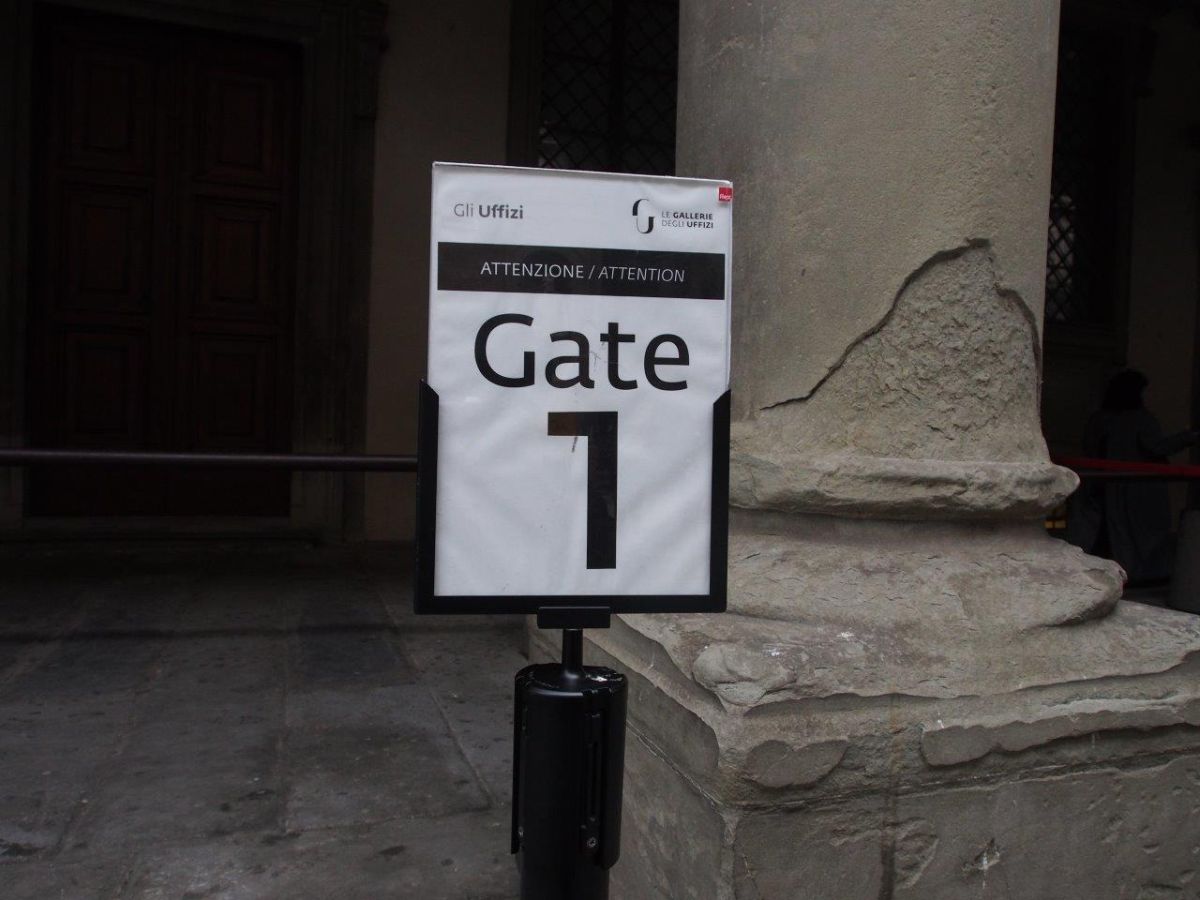 GATE1と分かりやすく表示されています