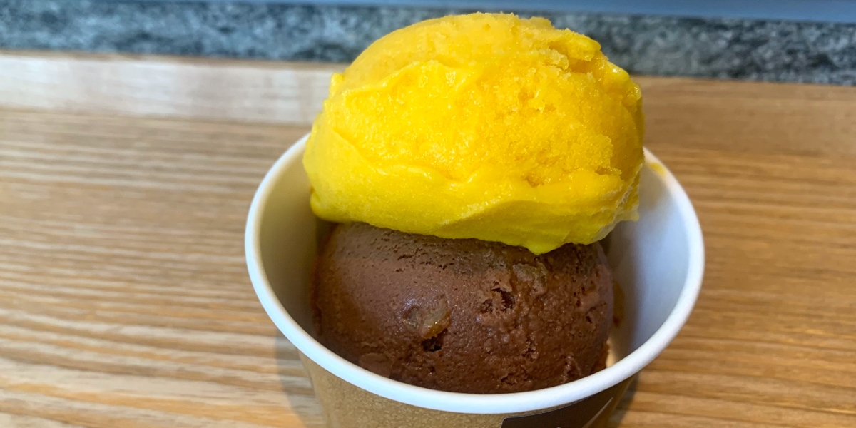 （写真上から）「マンゴー」と「オレンジピールカカオ」