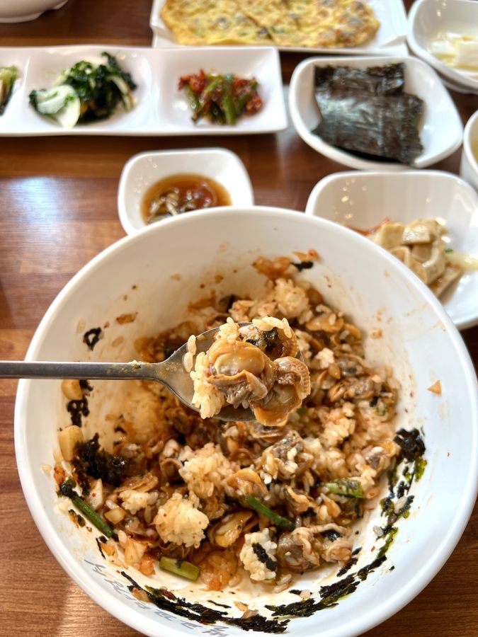 しっかり混ぜて食べます。