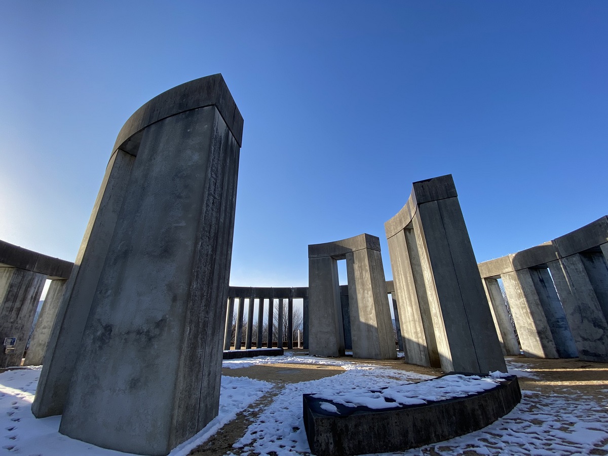 中で手を叩くと不思議な反響音がします