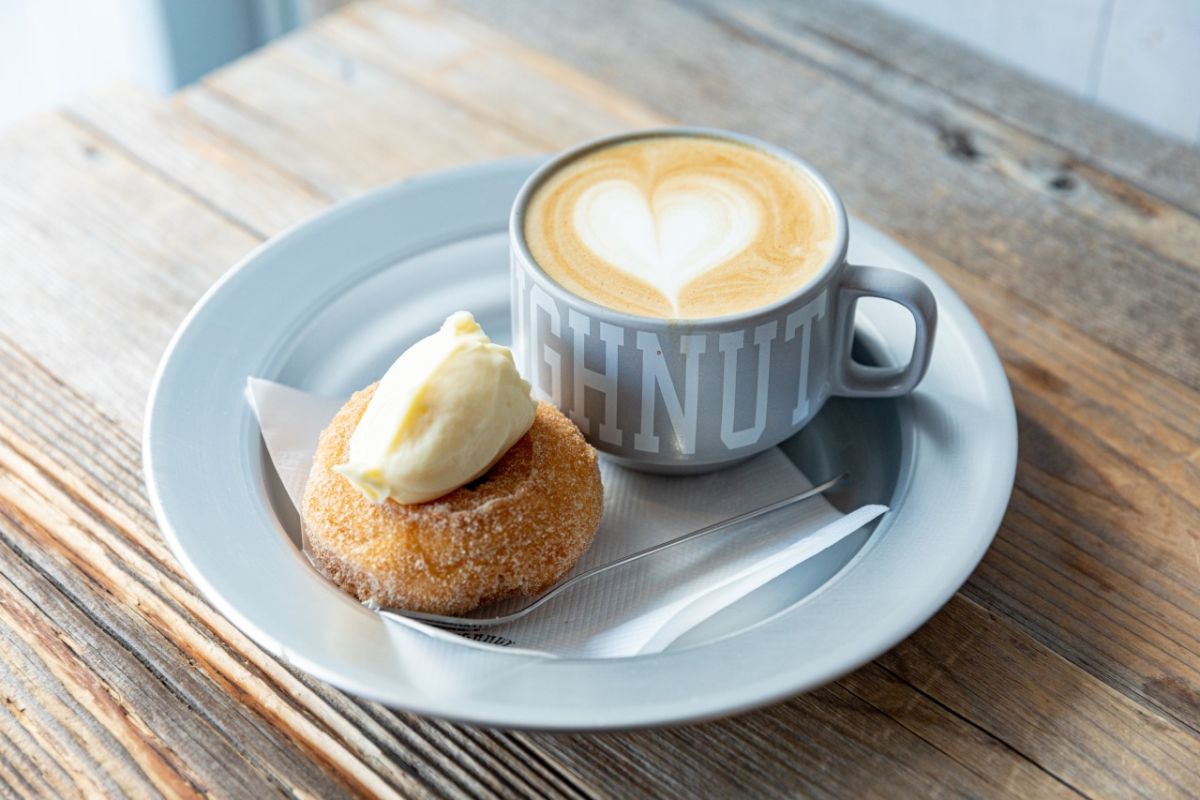 カスタード350円、ラテ550円